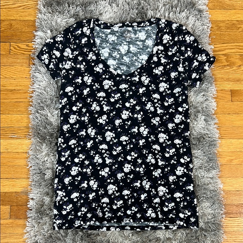 Victoria Secrets Pink Floral Black and White V Neck